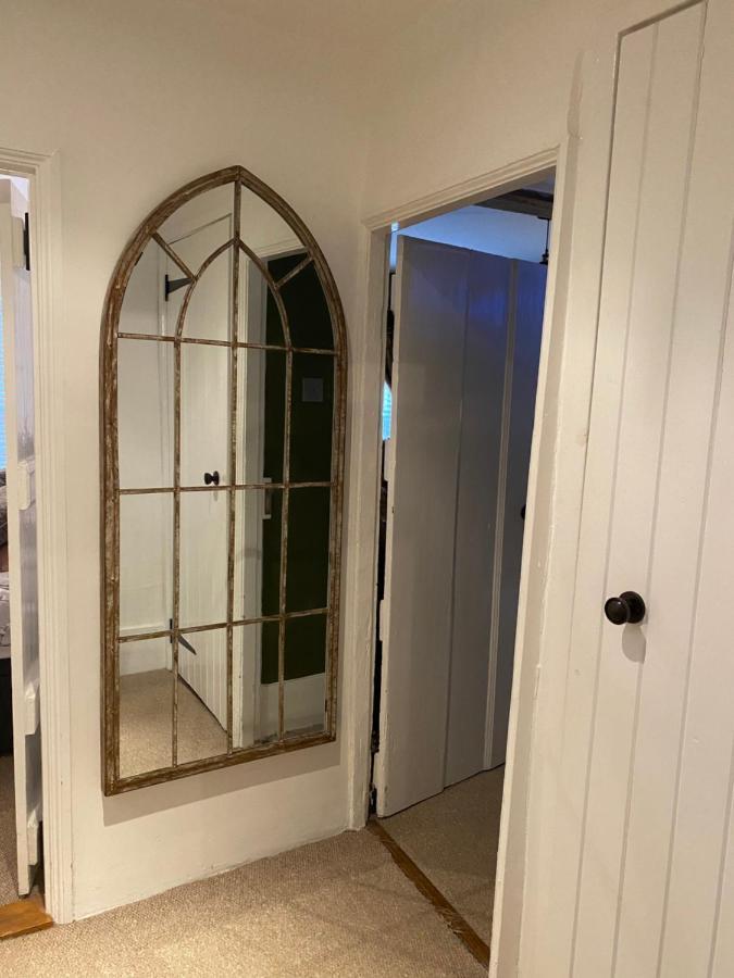 Stunning 2 Bedroom Flat In A Central Location New Alresford Exterior foto