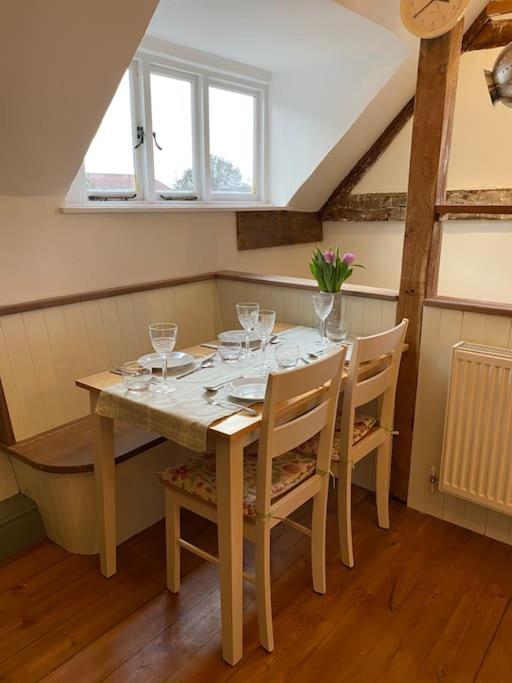 Stunning 2 Bedroom Flat In A Central Location New Alresford Exterior foto