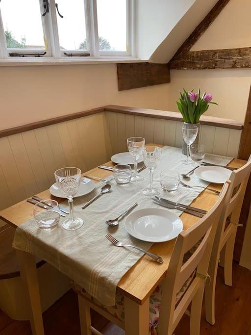Stunning 2 Bedroom Flat In A Central Location New Alresford Exterior foto